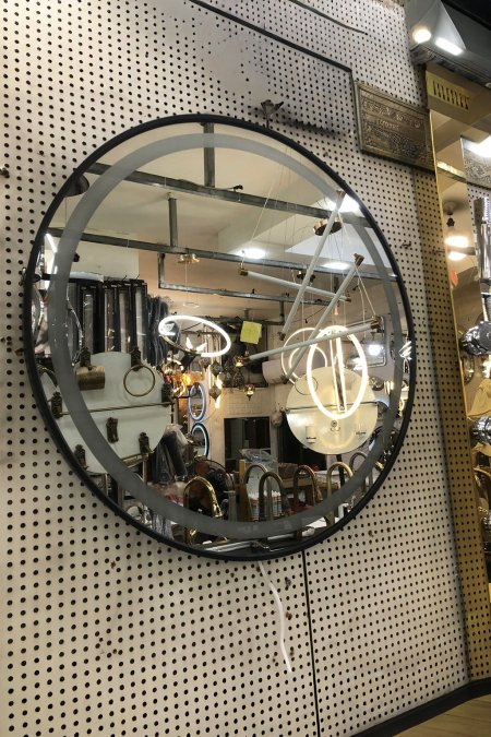 مراية دائرية LED بإطار أسود